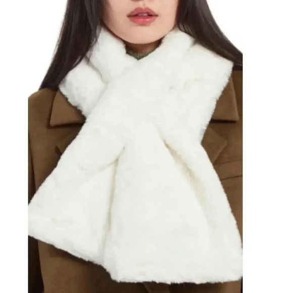 Apparis Women's Ivory Faux Fur Scarf Winter Neck Warmer - Picture 1 of 1